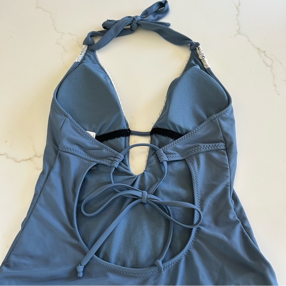 Mossimo Women's Crochet Trim Plunge Front One Piece Swimsuit NWOT - Picture 13 of 14